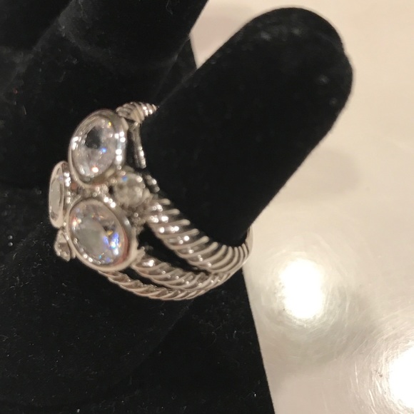 Designer style ring - Picture 2 of 2
